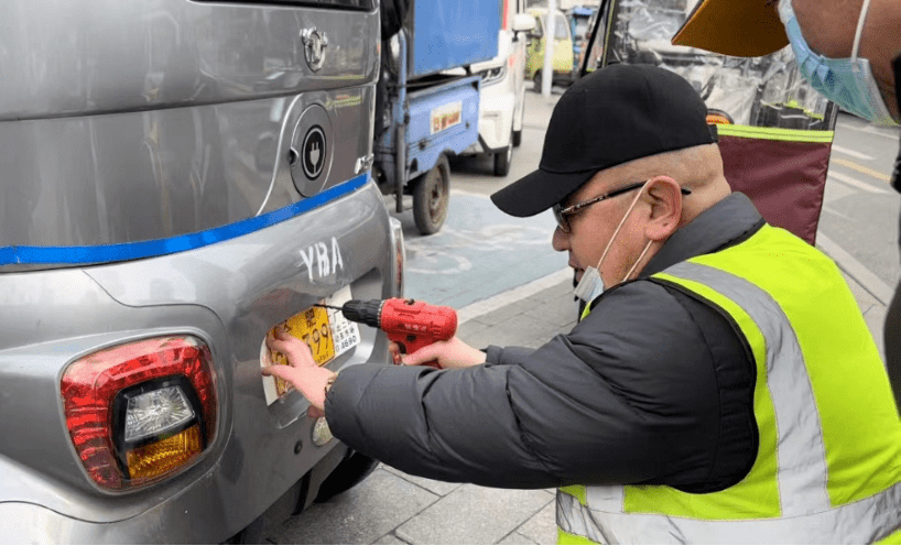 非標車備案上路，治理新規背后的安全考量與產業變革